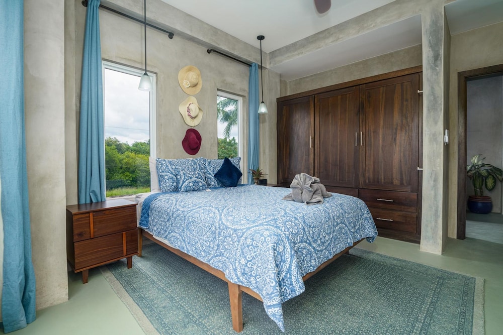 Conmigos 3 Bedroom Condo - Unit 1