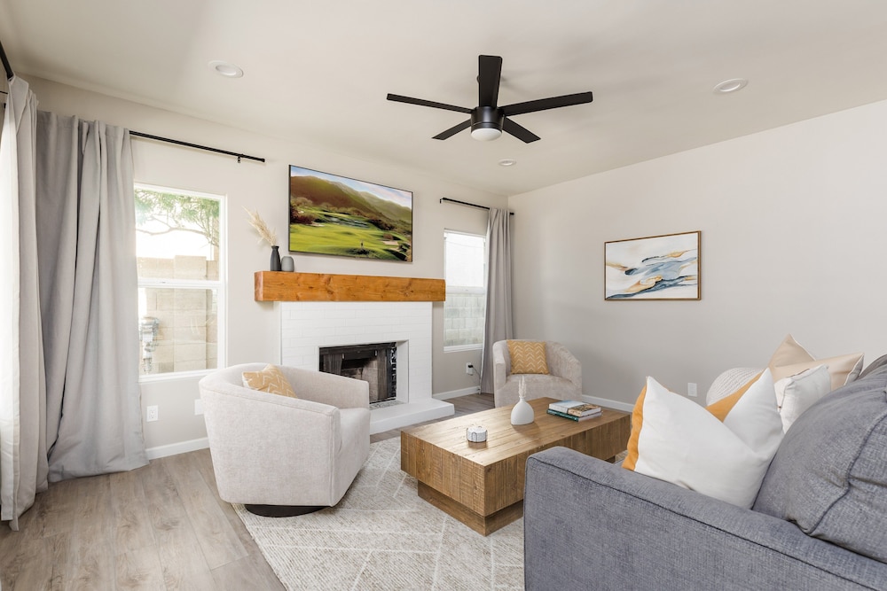 Sereno - Sparkling Pool - Near Scottsdale Quarter