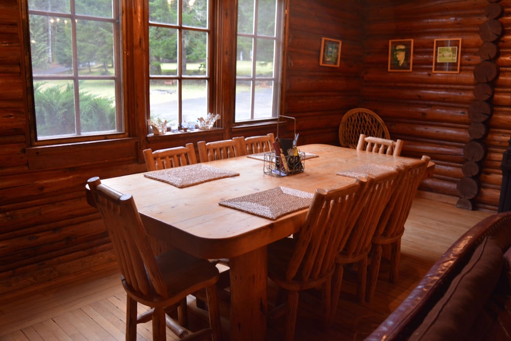 Copper Creek Inn at Mt Rainier