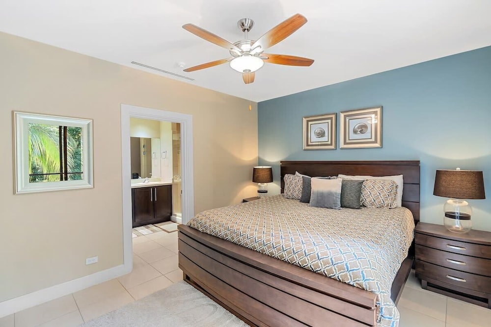 3BD Beauty in Coco - Have Coffee or Meals Overlooking Pool