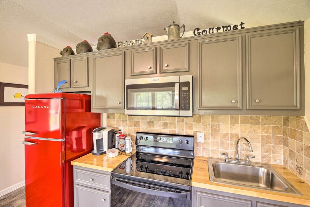 Lakefront Cabin w/ Access to 2 Paddleboats! view 4