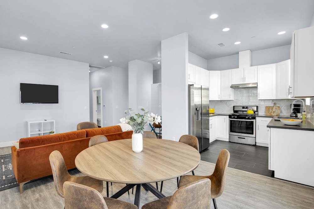 North Hollywood Vacations - Noho by Avantstay North Hollywood Townhome - Property Image 19