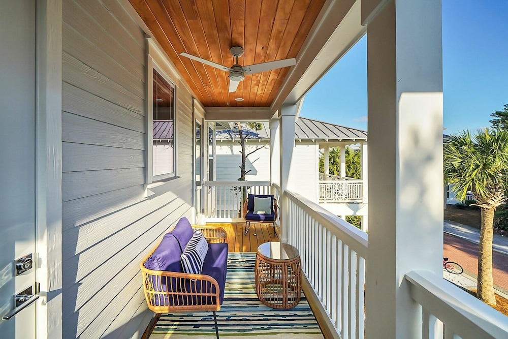 Amour La Mer by Avantstay Rooftop Patio Pool Access Walk to Beach