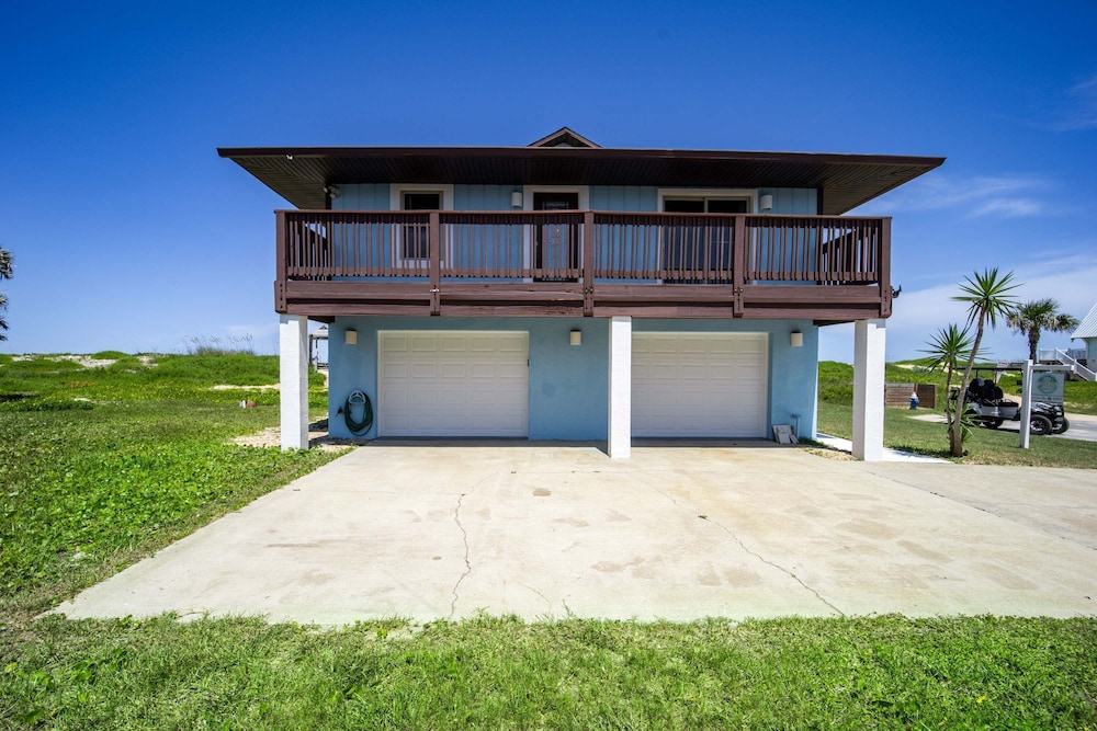 Oceanfront Steps to Sand Deck Pets Welcome