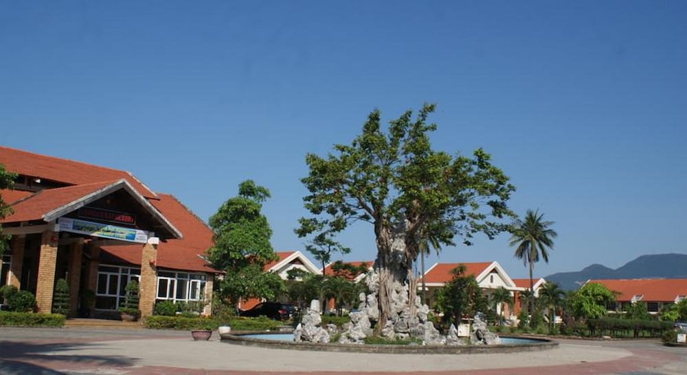Làng Cò Resort