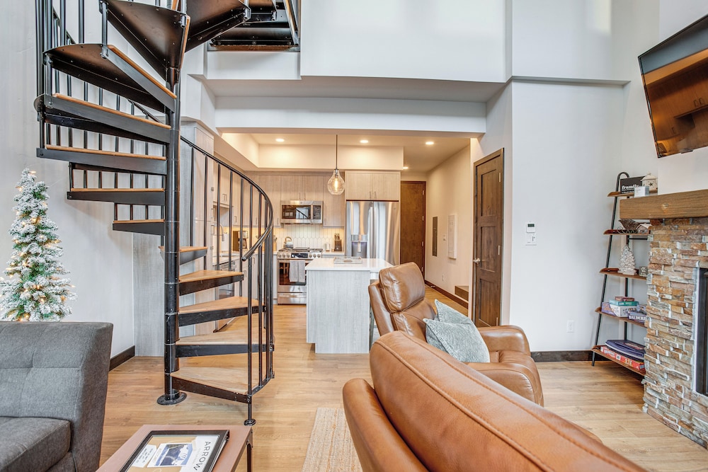 Walk to Cooper Creek Square: Condo w/ Hot Tub!