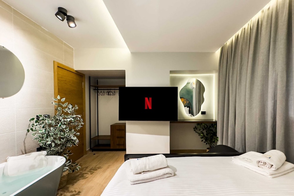 The 2bdr Placid Pod w/ Jacuzzi 5min to CAI Airport