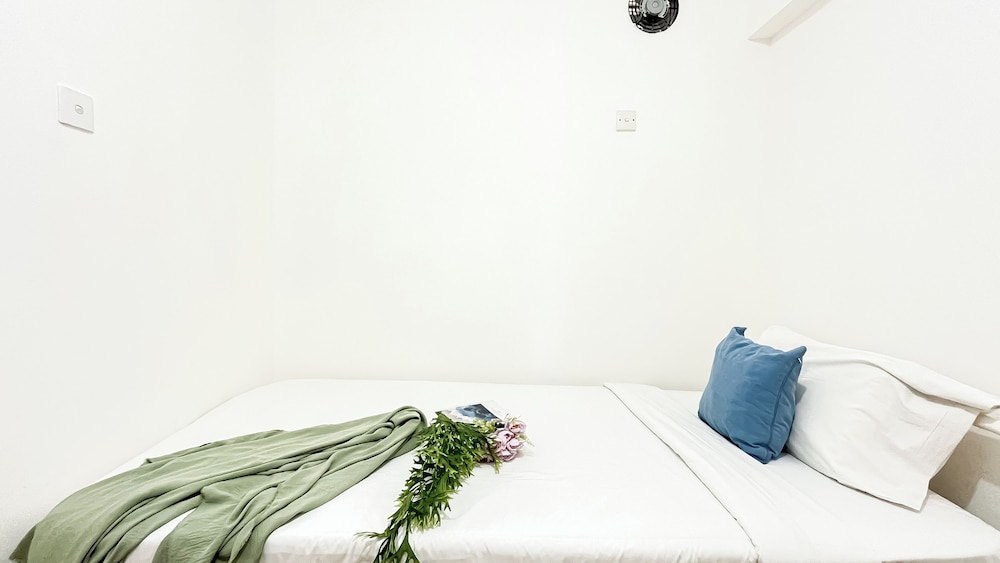 Warm And Comfy 2Br At Bassura City Apartment
