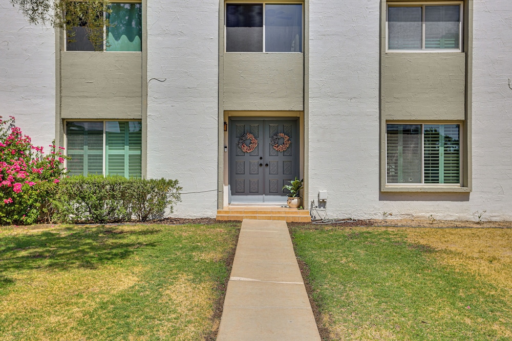 2 Mi to Old Town & Mall: Townhome w/ Pool Access!