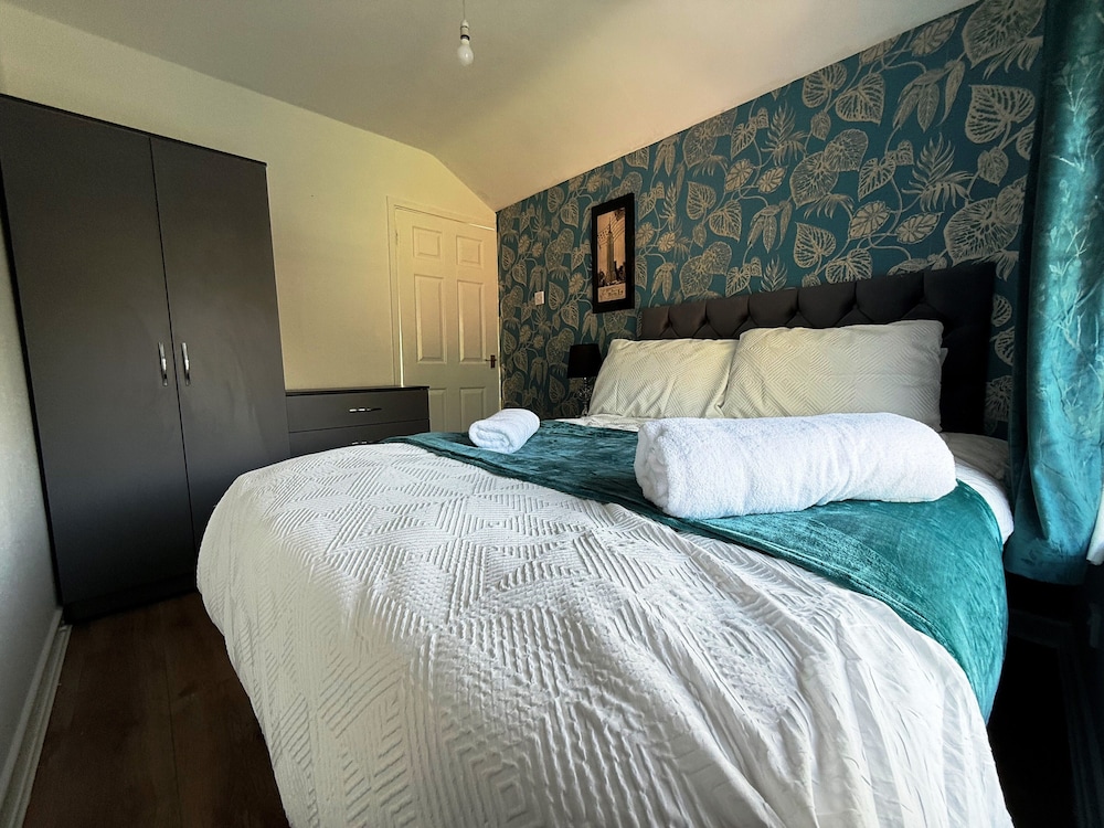 3 Bedroom House Near Arena