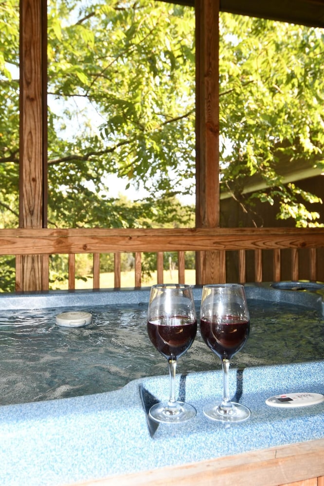 Whispering Hills - Couples Getaway - Property Image 13