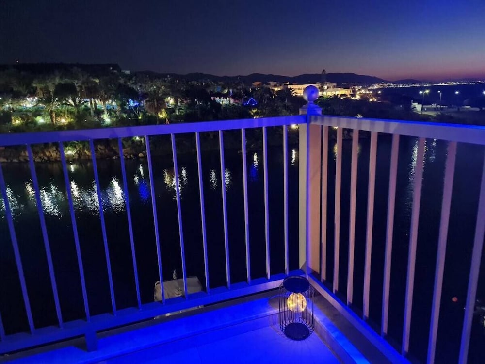 HARBOUR LIGHTS by Smaris Collection