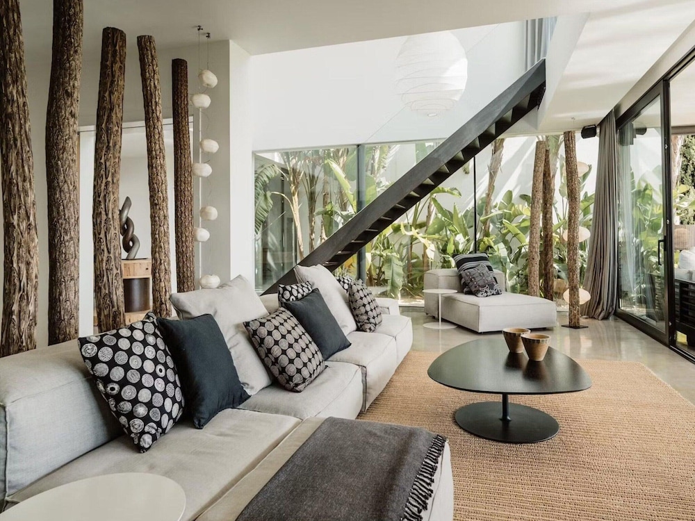 Modern Villa With Minimalistic Decor