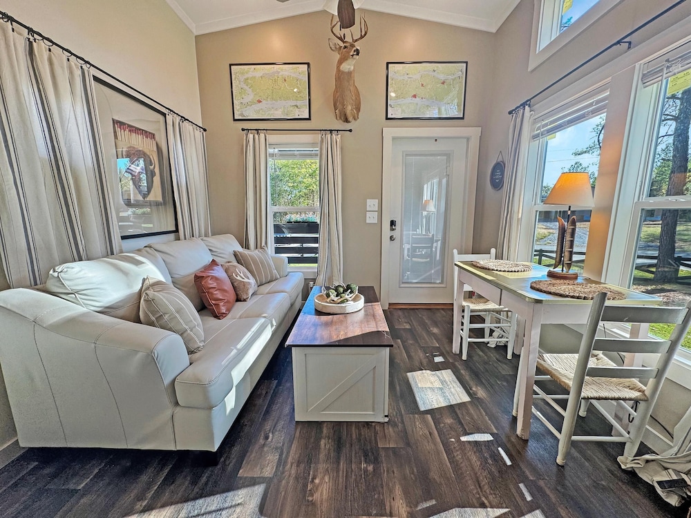 Pine Grove Lane