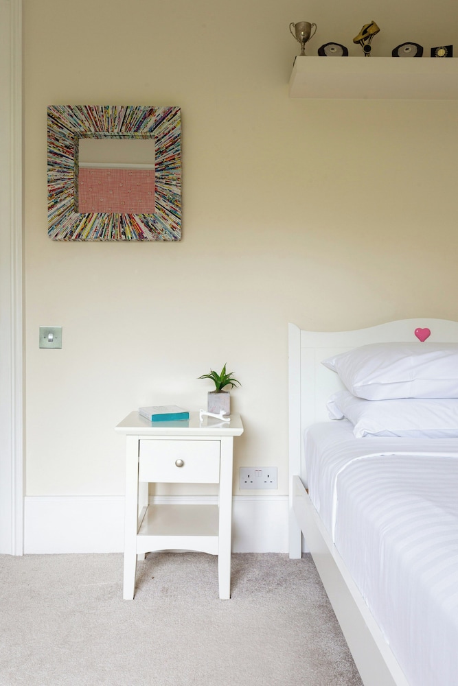 Clifton Hill by Onefinestay view 2