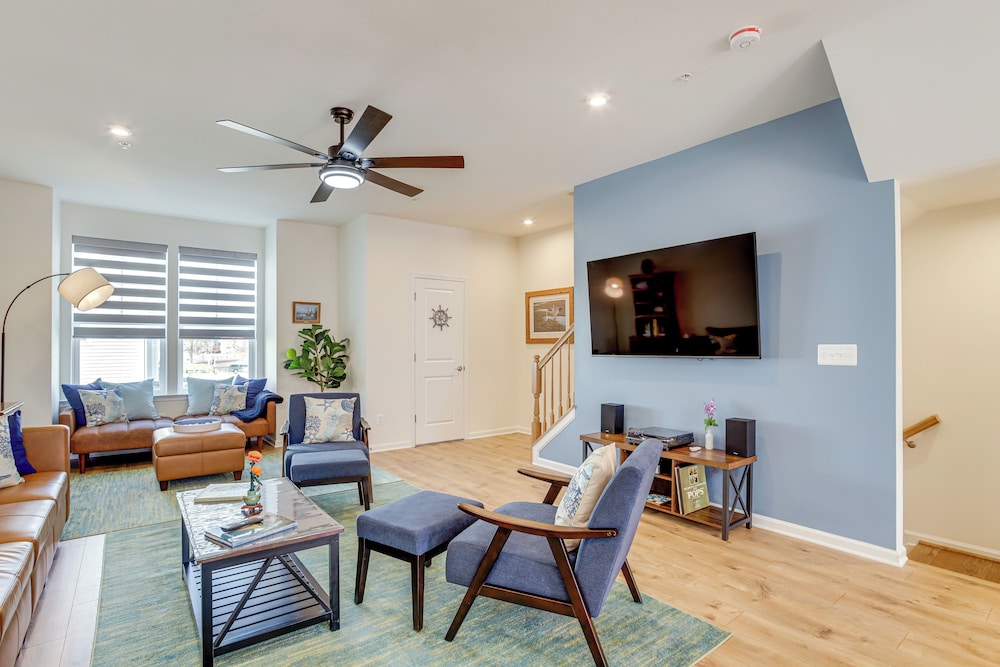 Walk to Dtwn: Waterfront Eastern Shore Townhome!