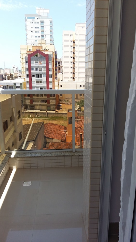 Apto alto padrão com piscina