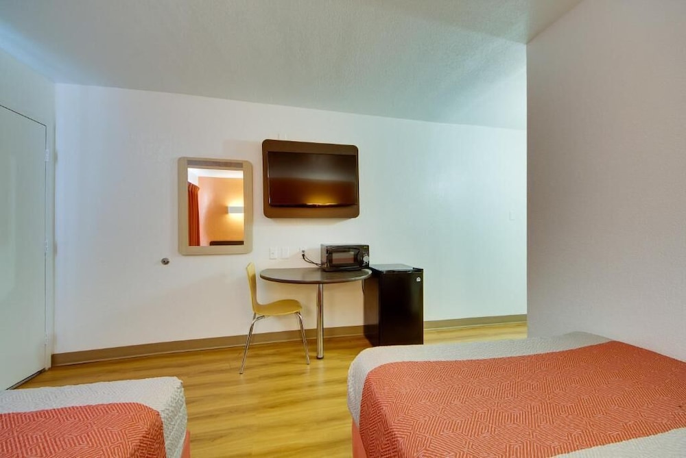 AVERA SUITES