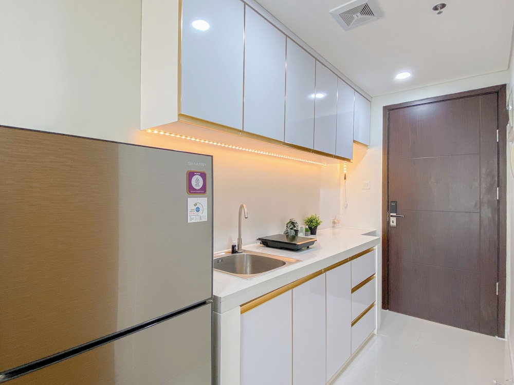 Studio Room Near Kalideres Station At Daan Mogot City Apartment