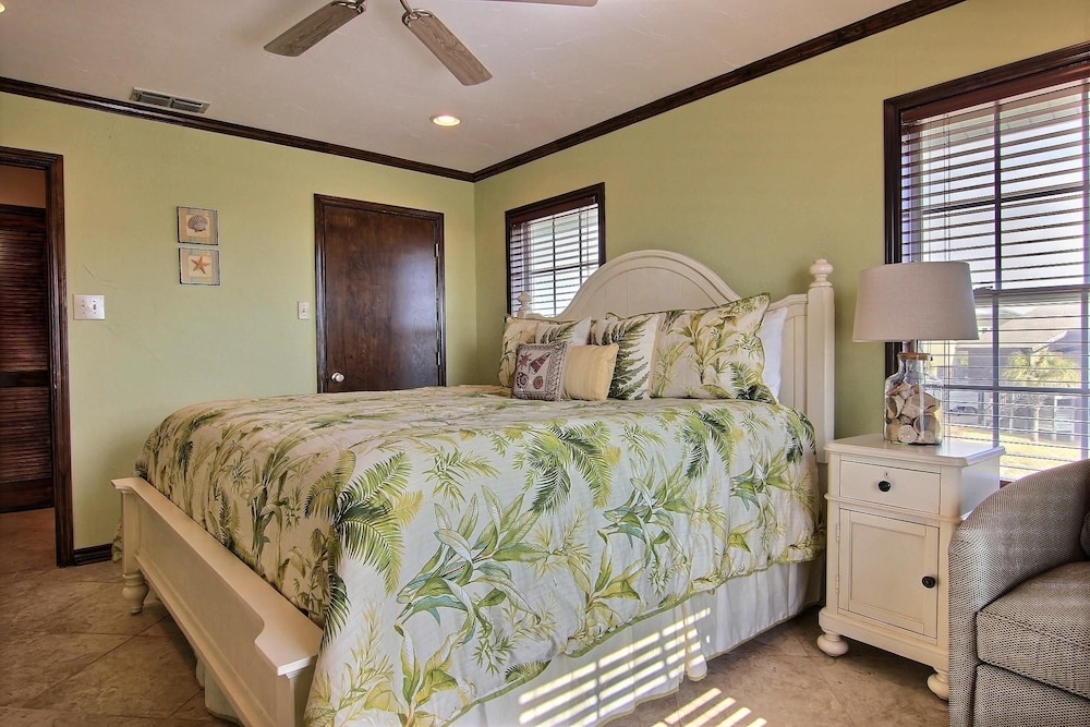 Sea Breeze Villa SB708