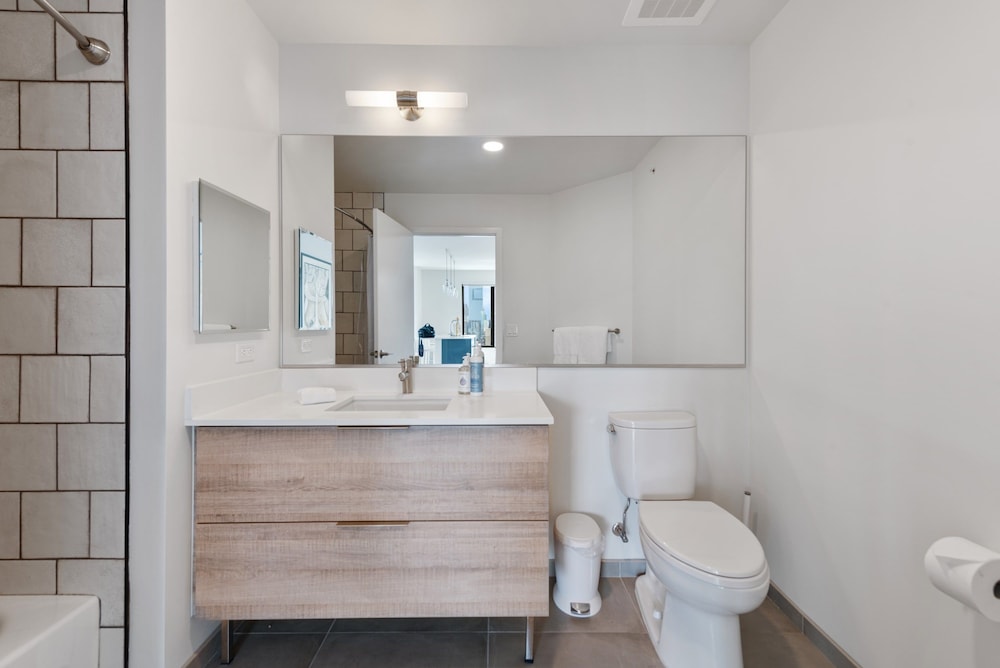 Group Hub 3 Designer 2BR Steps to Mag Mile