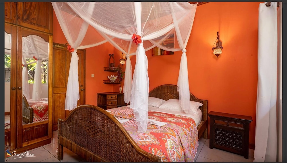 Room-effie Mountain View Halona Villa view 4