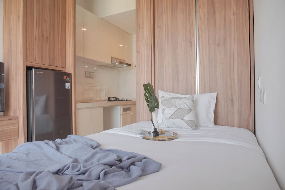 Comfortable And Good Place Studio At Sky House Bsd Apartment