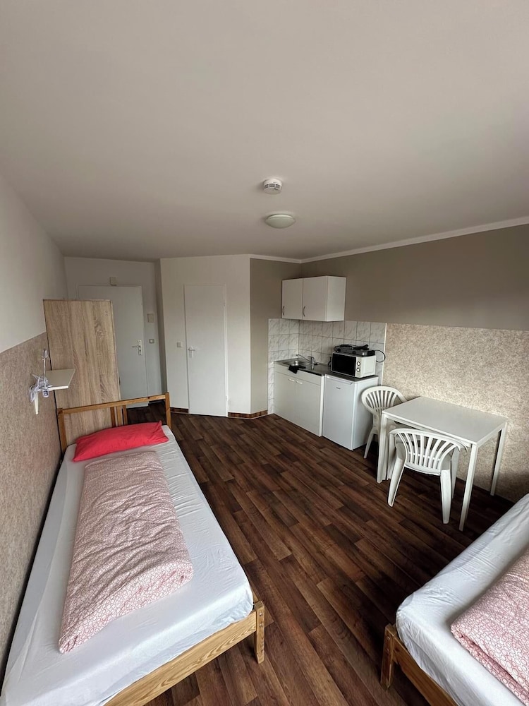 2-Rent Group Hostel Apartments HAN53