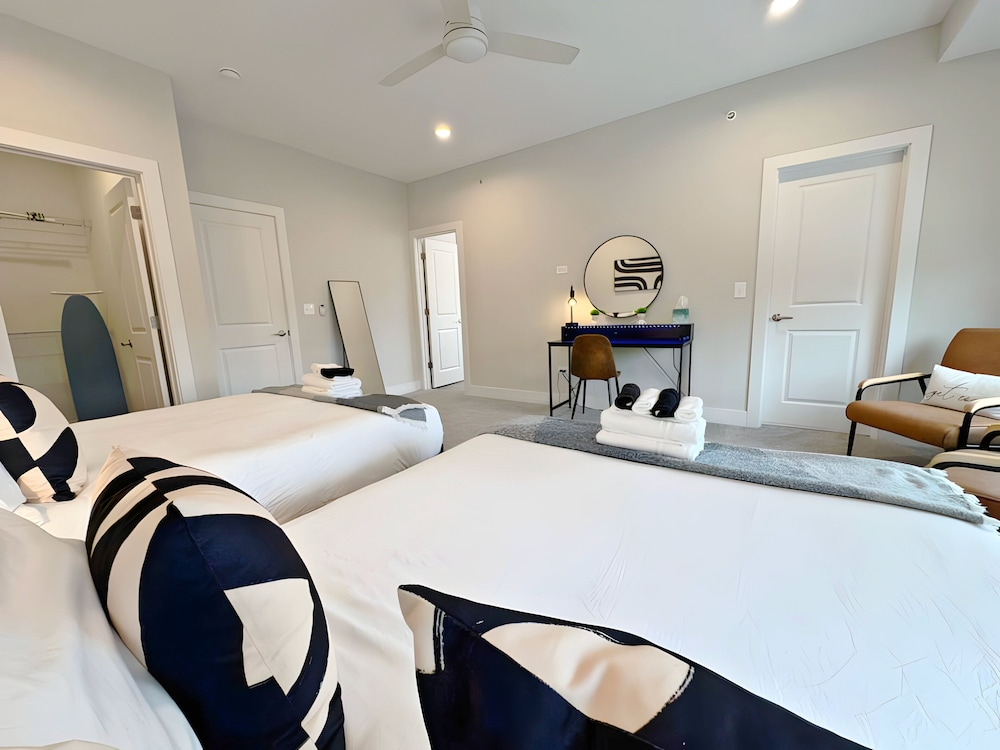 Modern 4BR with Parking - WV rep 4