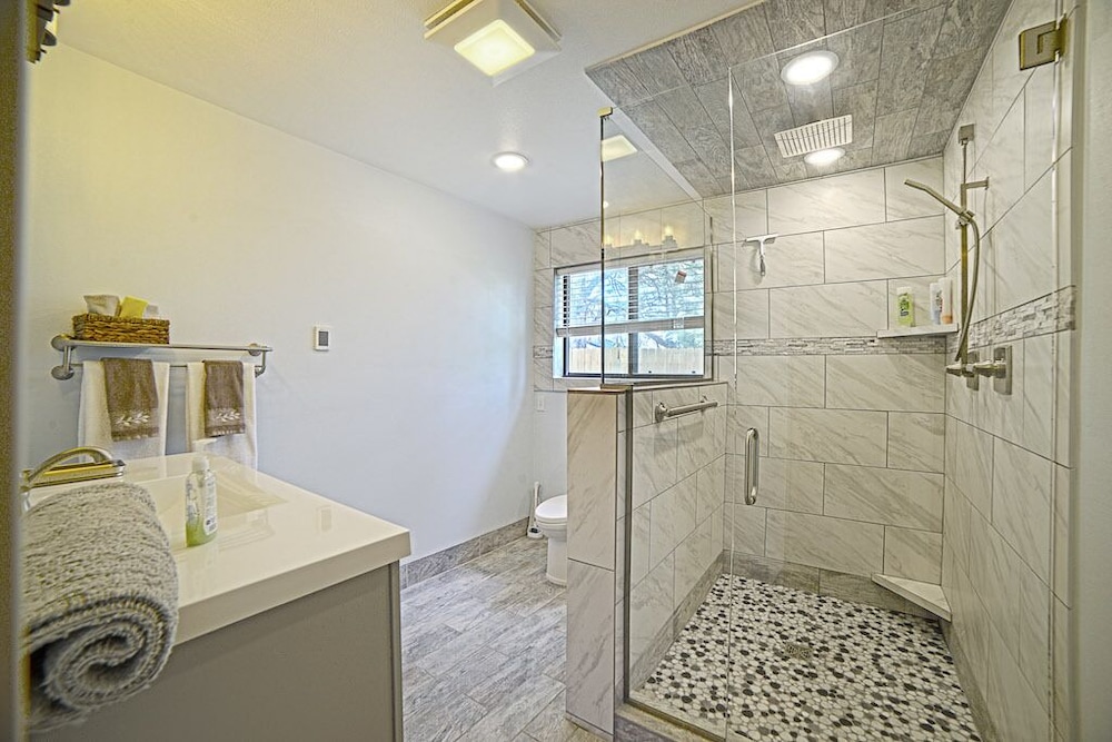 IVACAZ Suites on the Golf Course