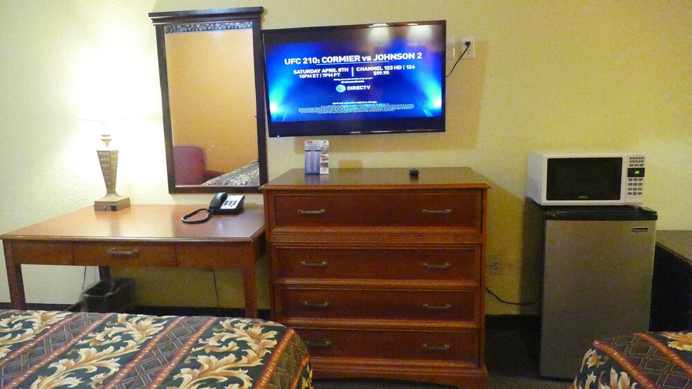 Seymour Vacations - Allstate Inn Seymour - Property Image 7
