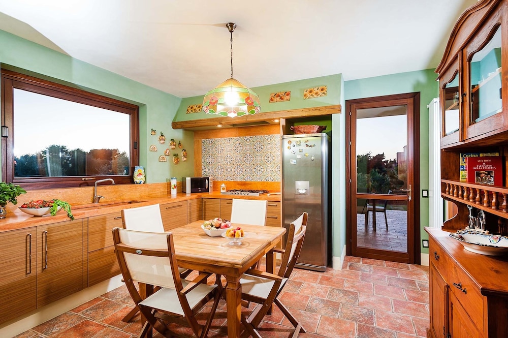 Villa Laura en Marsala — kitchen
