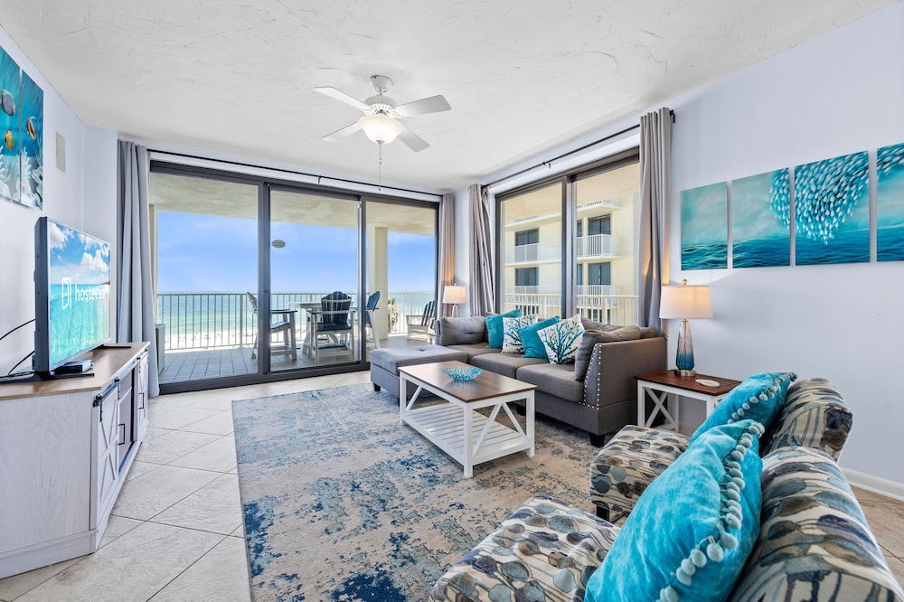 Pelican Pointe by Hosteeva
