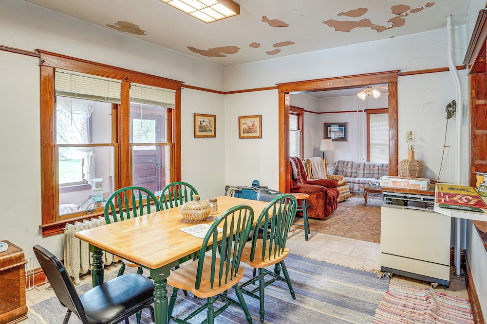 Cozy Rural Hideaway in Mcintosh County!