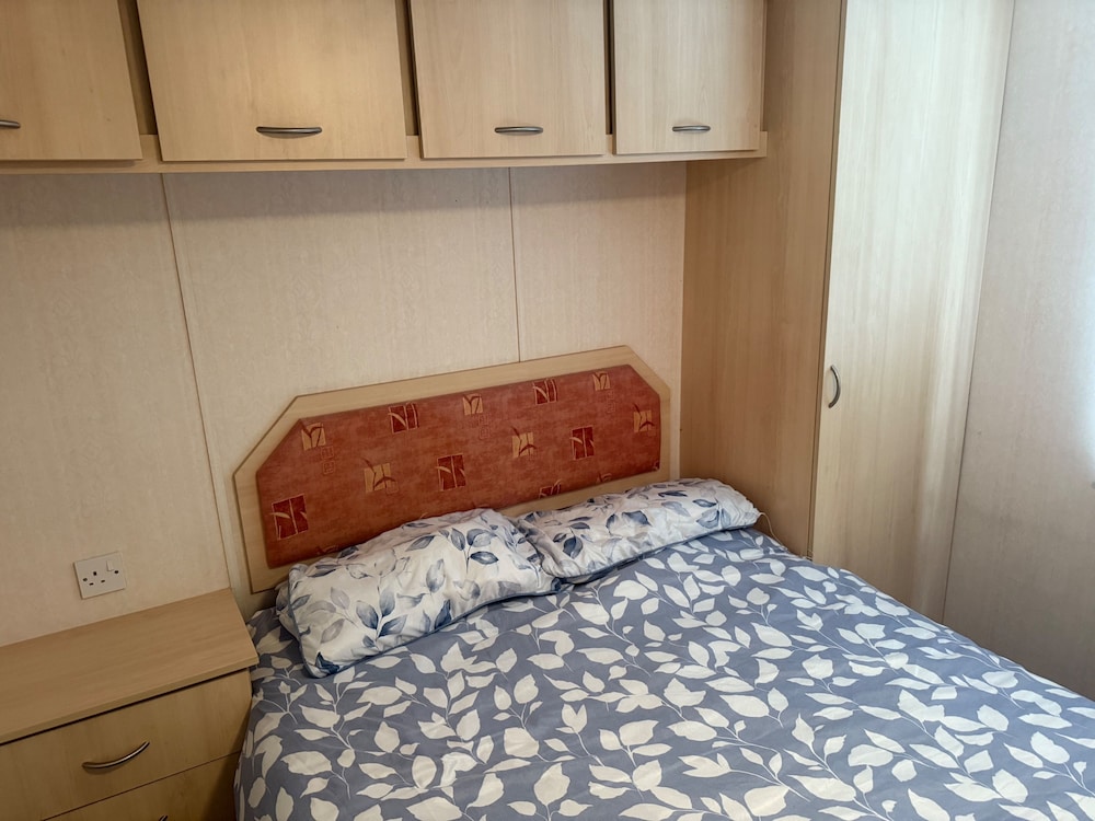 Seaside Getaways - Happy Days Chapel st Leonards