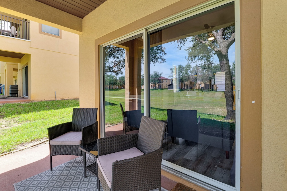 Regal Palms Gem Near Disney w/ Patio, Themed Rooms