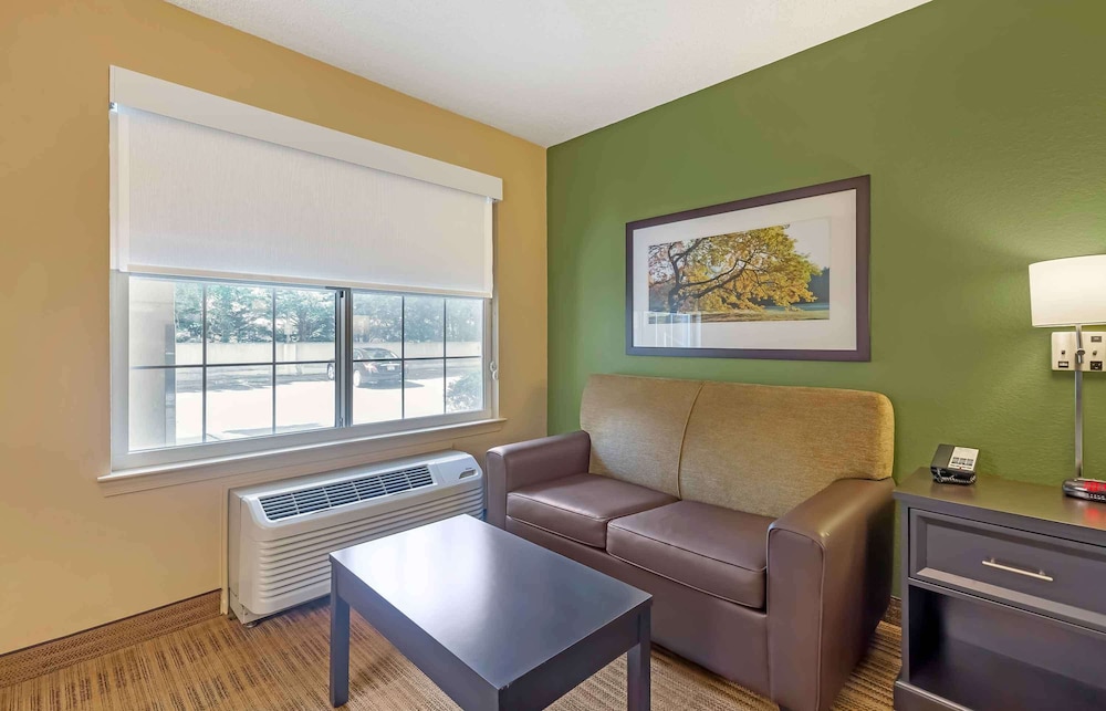 Extended Stay America Suites Washington DC Falls Church - Property Image 1