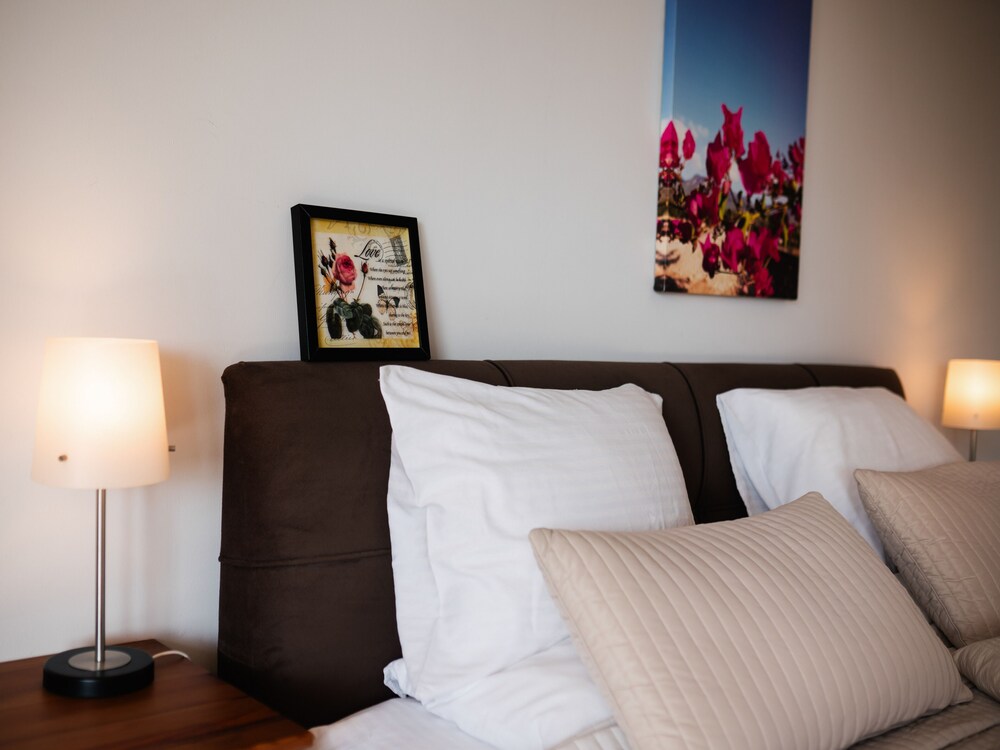 Sunny and Family Friendly Apartment Directly at the Pool