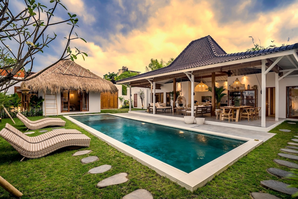 Villa Folie by Alfred in Bali - New 5bdr Dream Villa in the Heart of Seminyak