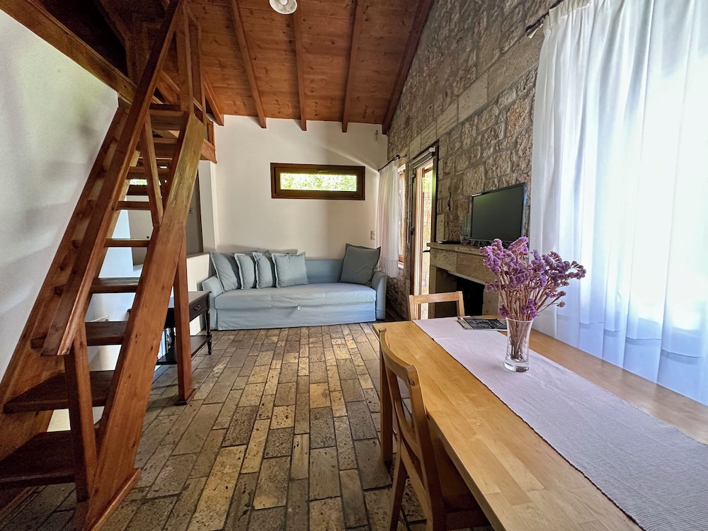 Genari Beach Apartments Garden View Retreat