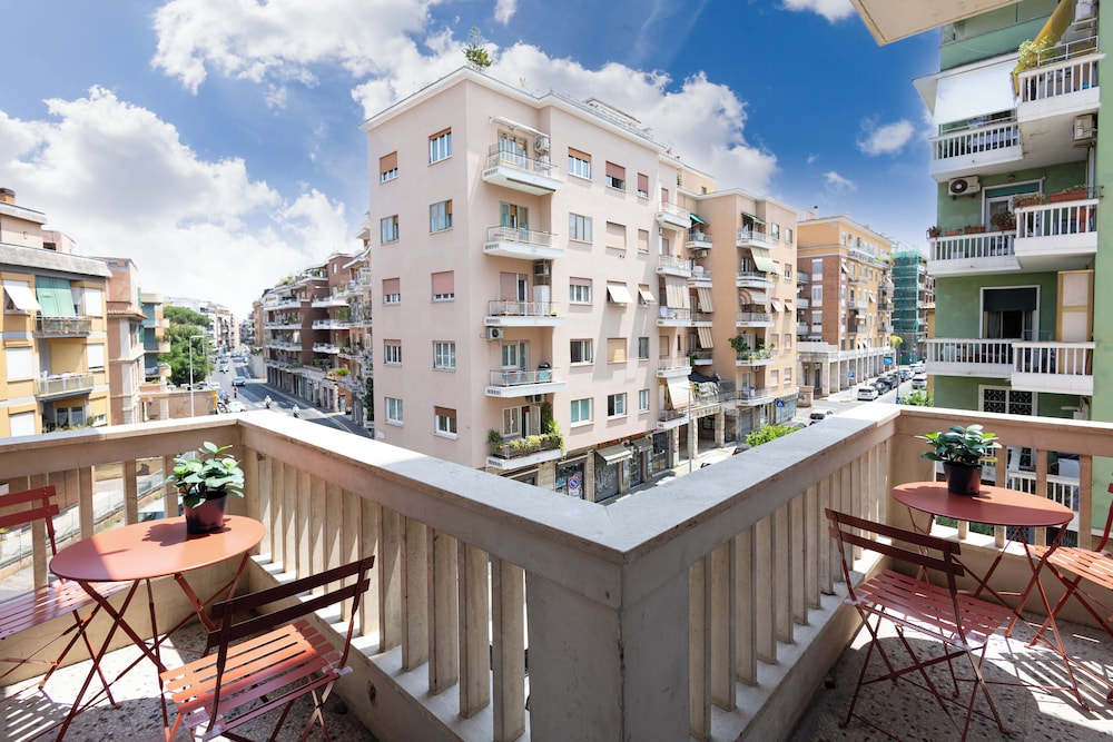Cornelia Vatican Suites