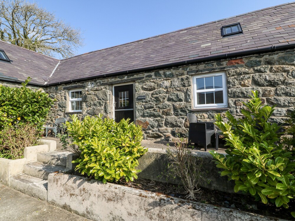 Bwthyn y Dderwen