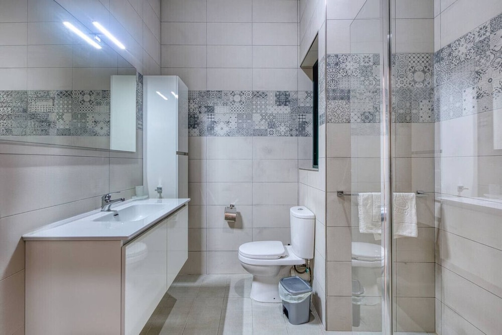 Relaxing Xaghra Apartment With BBQ Amenities
