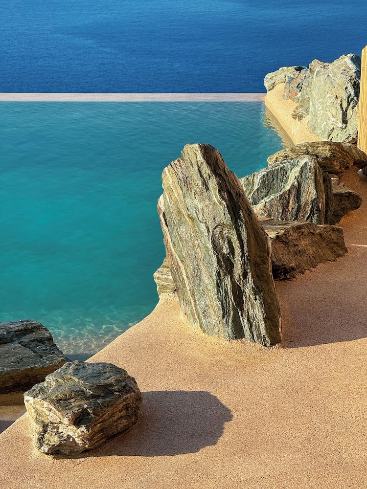 AGADA Folegandros