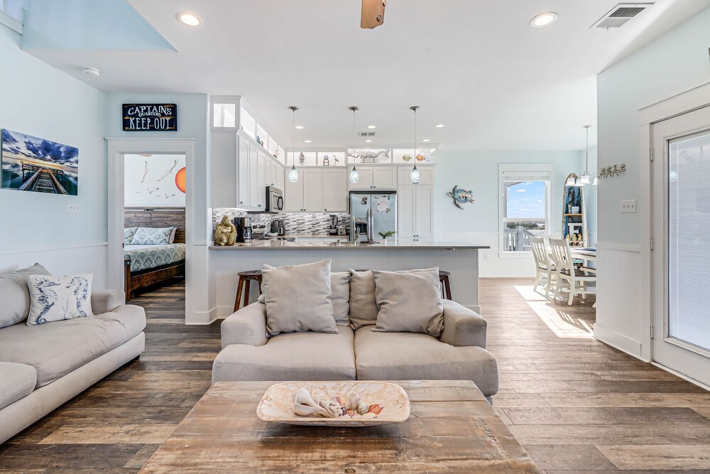 Agarita Shores 3 Bedroom Home by RedAwning view 5