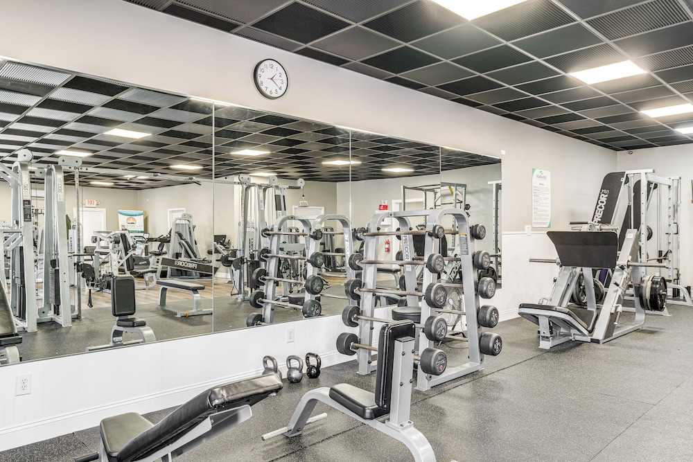 Resort Amenities & Beach Access: Huddleston Condo