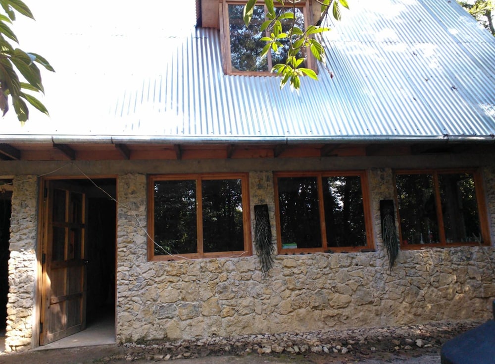 Hostel Paraiso Verde Coban