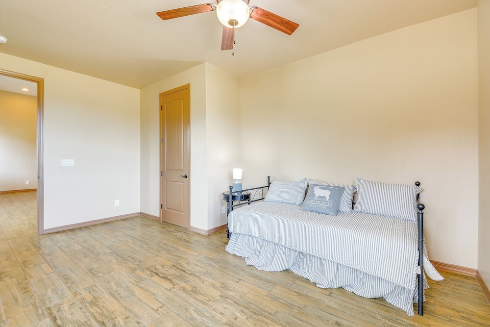 Winter Haven w/ Mtn Views in Prescott Valley