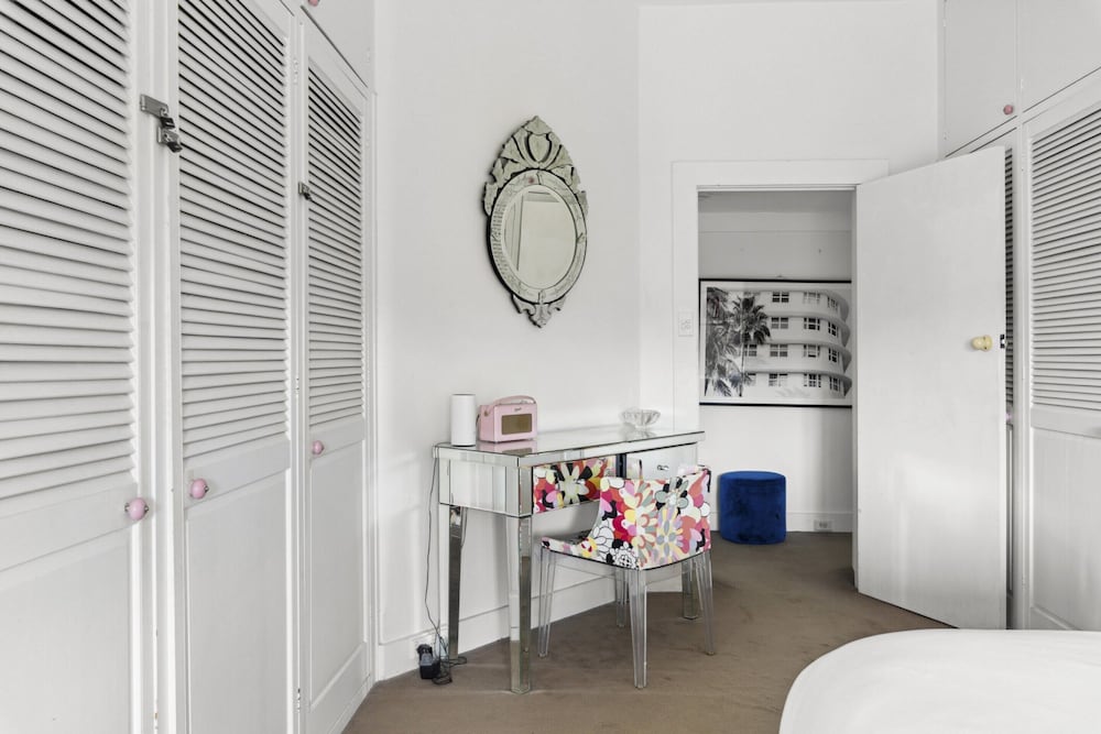 Poolside Stay - Close to Taronga Zoo & Luna Park