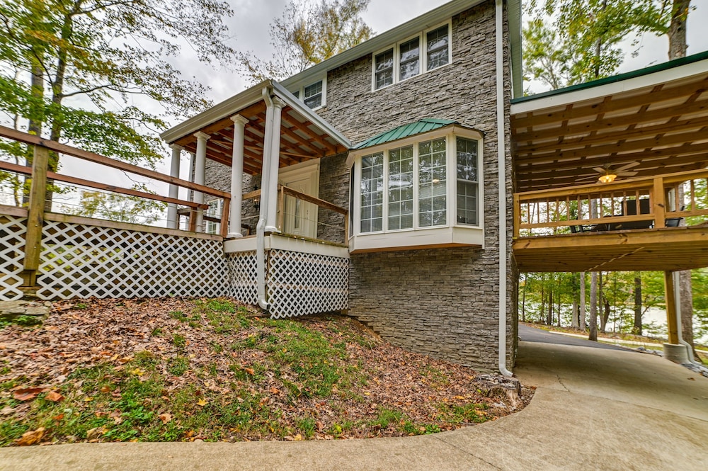 Lake Escape in Cadiz w/ Dock: Families Welcome! view 4